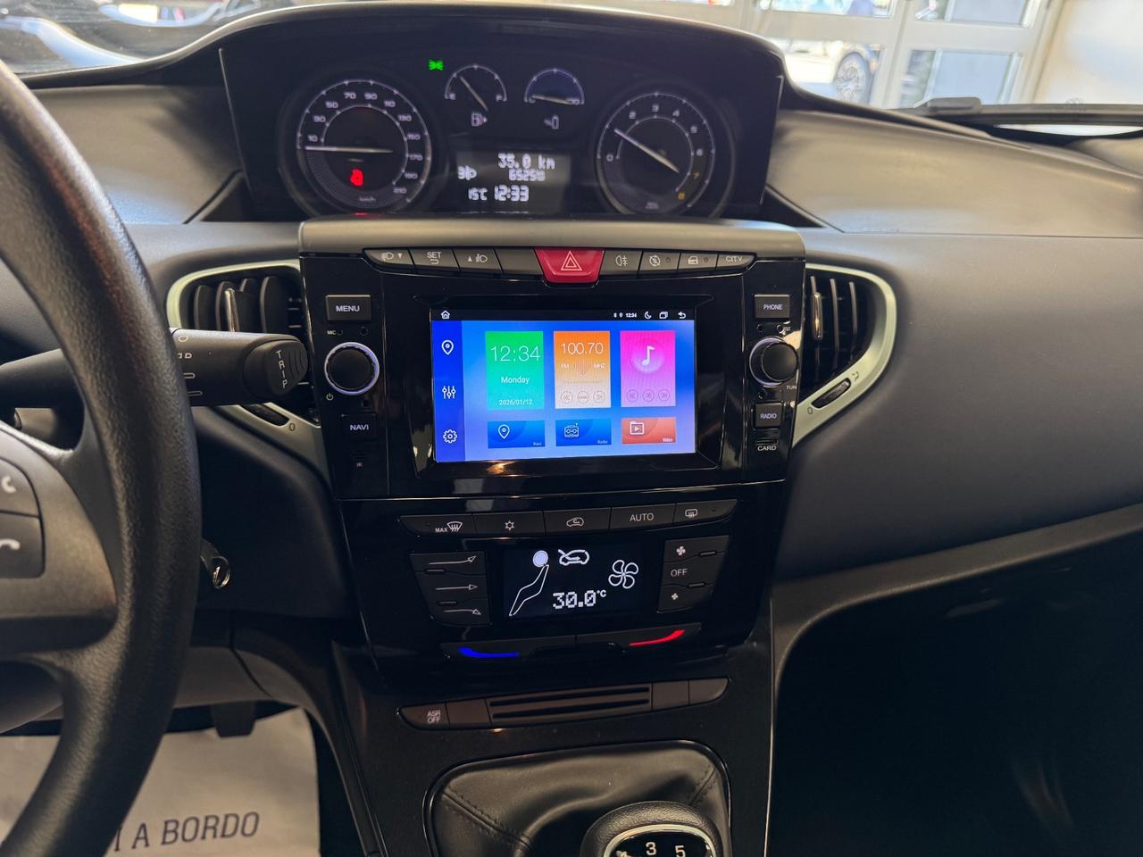 Lancia Ypsilon 1.0 FireFly 5 porte S&S Hybrid Silver