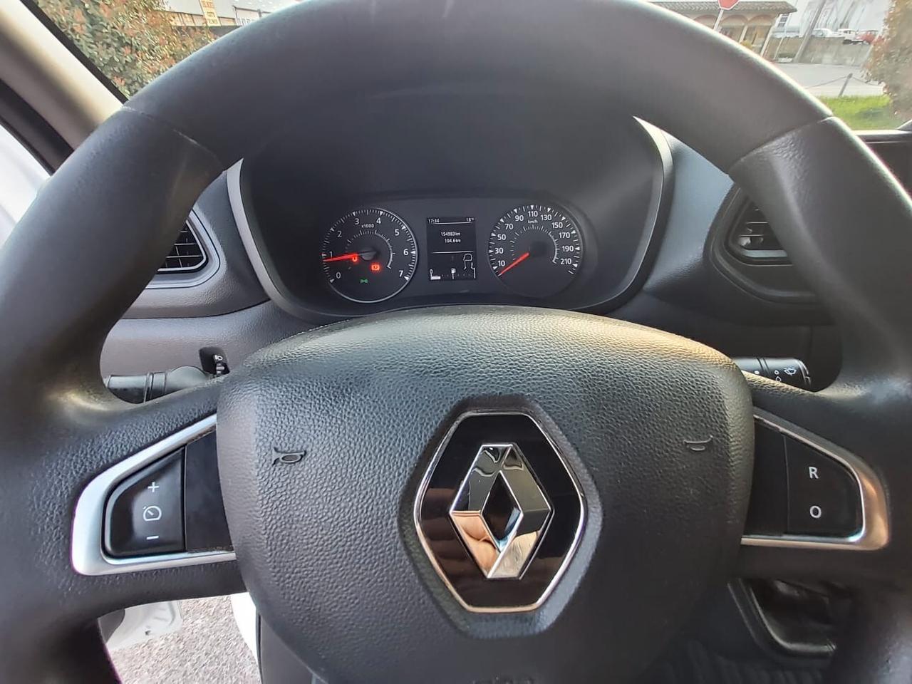 Renault Master T35 2.3 dCi 135