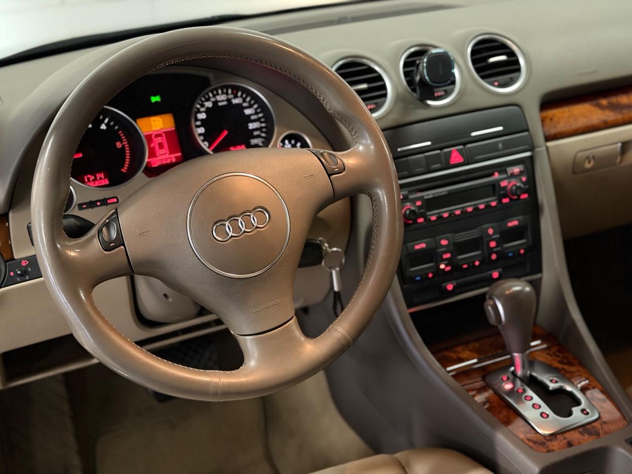 Audi A4 Cabriolet 2.5 V6 TDI cat