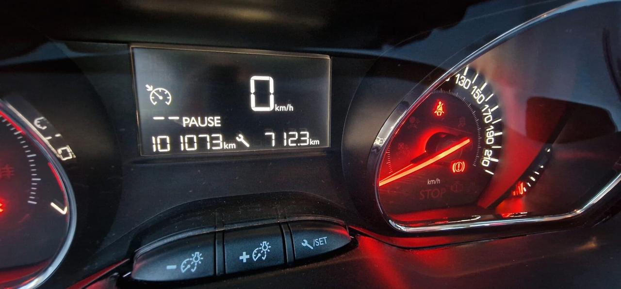 Peugeot 208 1.0 68CV 3 porte Active FINANZIAMENTI ANCHE SENZA BUSTA PAGA