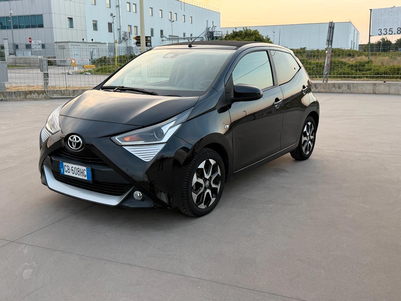 Toyota Aygo Connect 1.0 VVT-i 72 CV 5 porte x-wave MMT