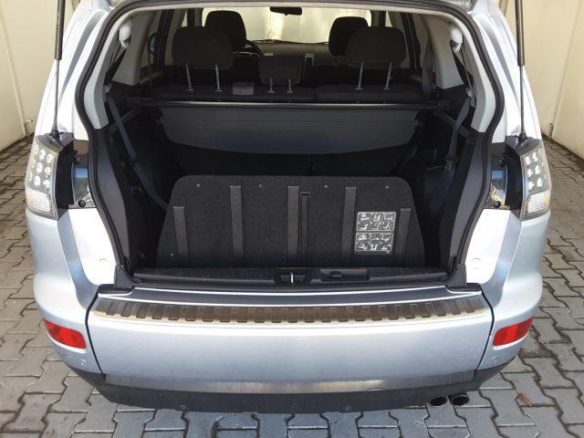 MITSUBISHI Outlander 2.0 DI-D 140cv Instyle 4WD 7 POSTI