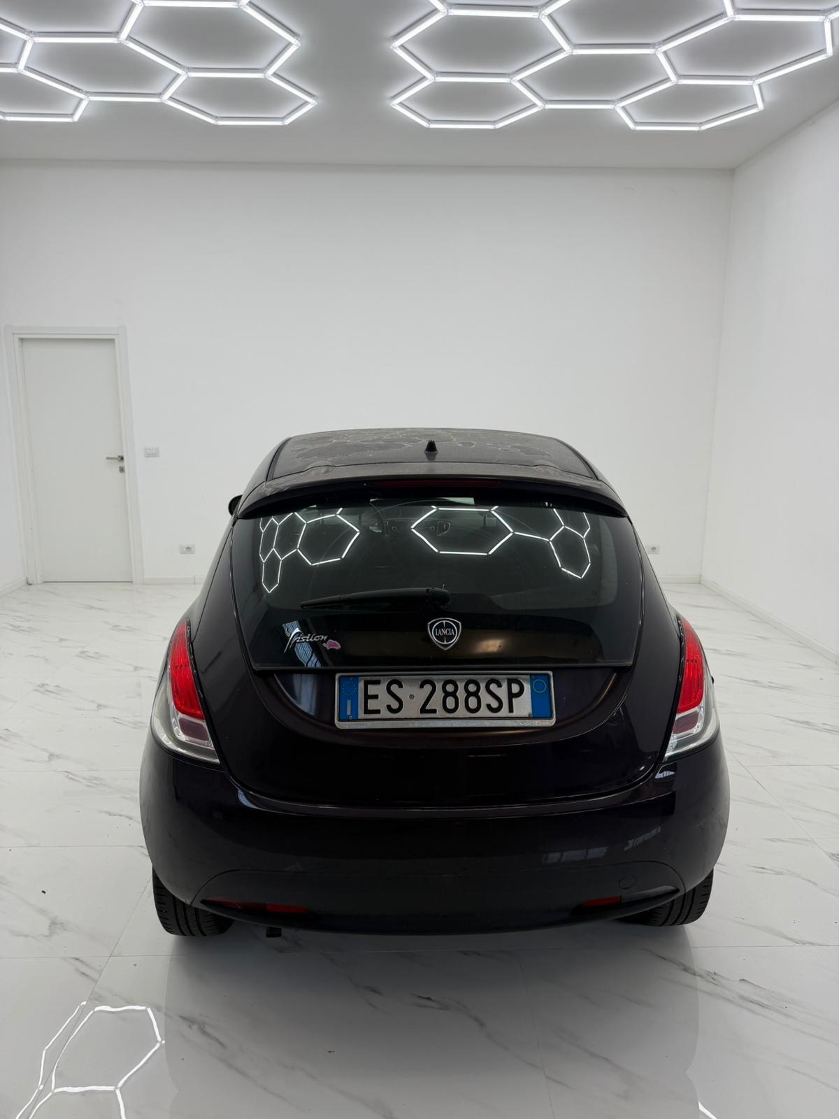 Lancia Ypsilon 1.2 69 CV 5 porte Platinum