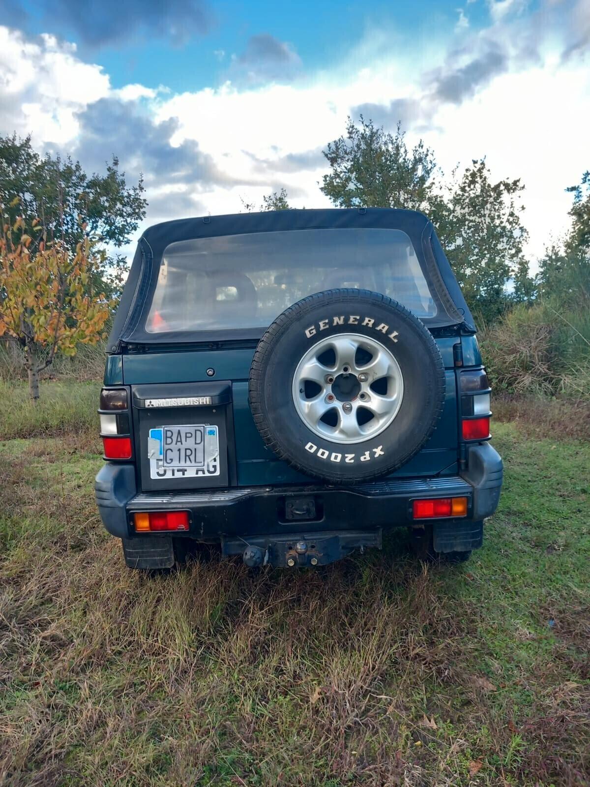 Mitsubishi Pajero Sport Canvas Top 2.5 tdi GL