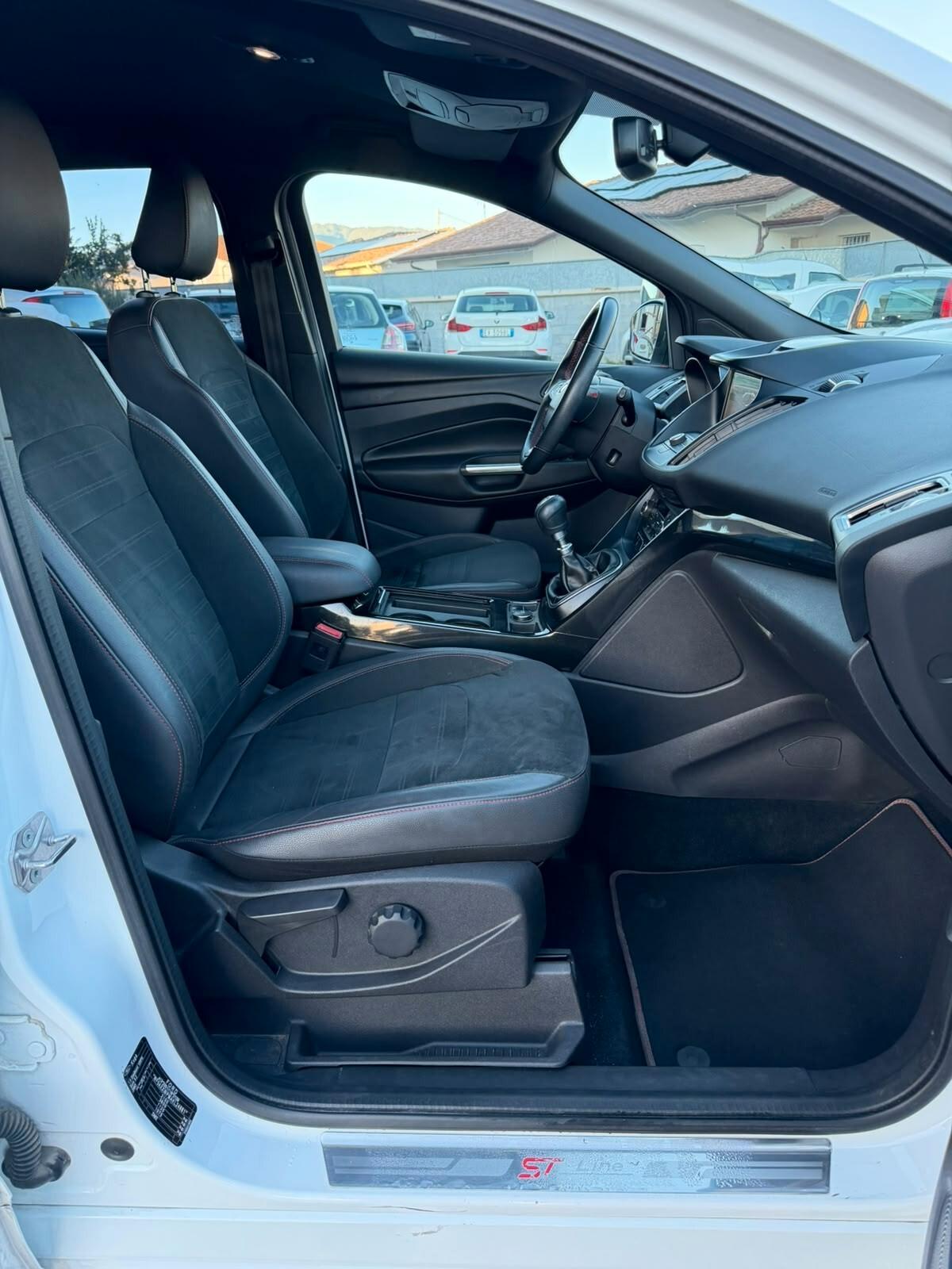Ford Kuga 1.5 EcoBoost 120 CV S&S 2WD ST-Line