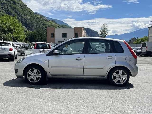 Ford Fiesta 1.2 16V 5p. Ghia