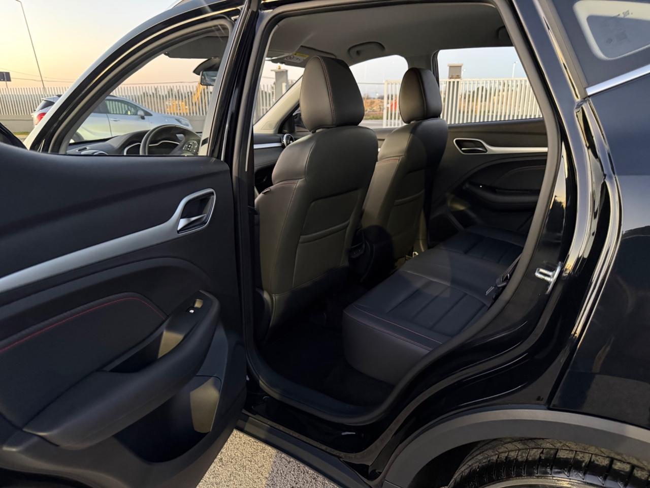 MG ZS 1.0T-GDI 111CV AUT LUXURY FULL LED MY24