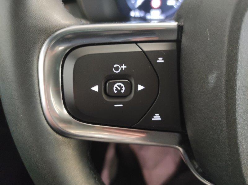 VOLVO XC40 (2017-->) - XC40 T2 Core