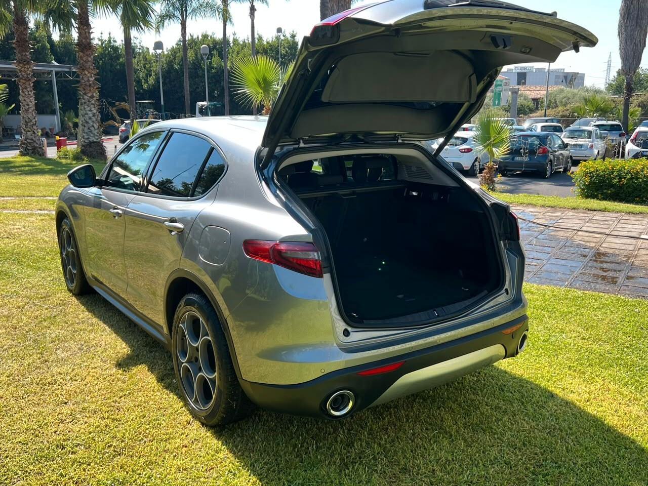 Alfa Romeo Stelvio 2.2 Turbodiesel 160 CV AT8 RWD Sport-Tech