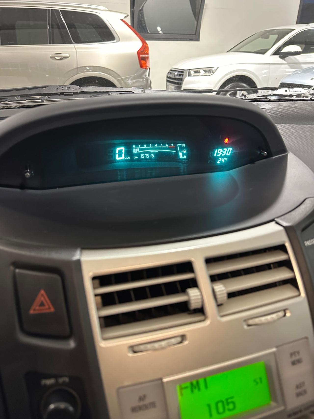 Toyota Yaris 1.3 5 porte Sol