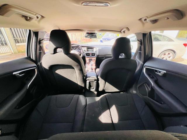 VOLVO V40 Cross Country D2 Business