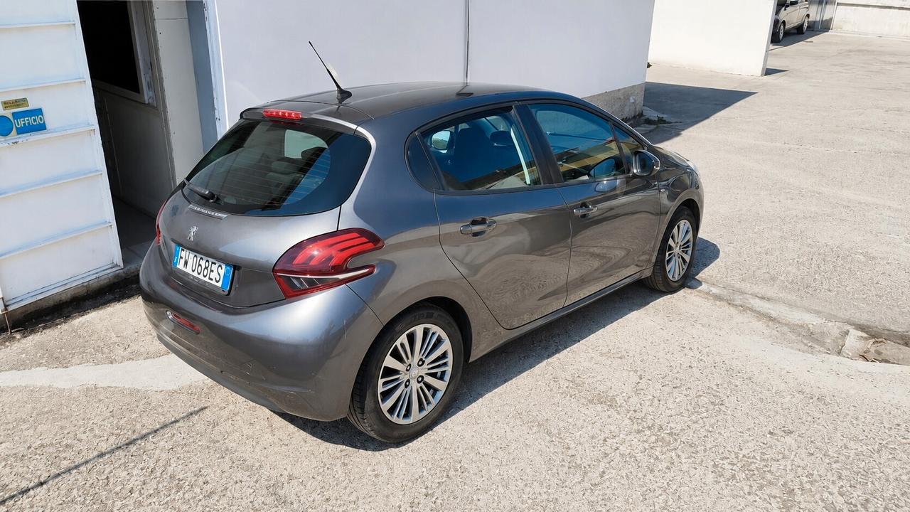 PEUGEOT 208 1.6 HDI