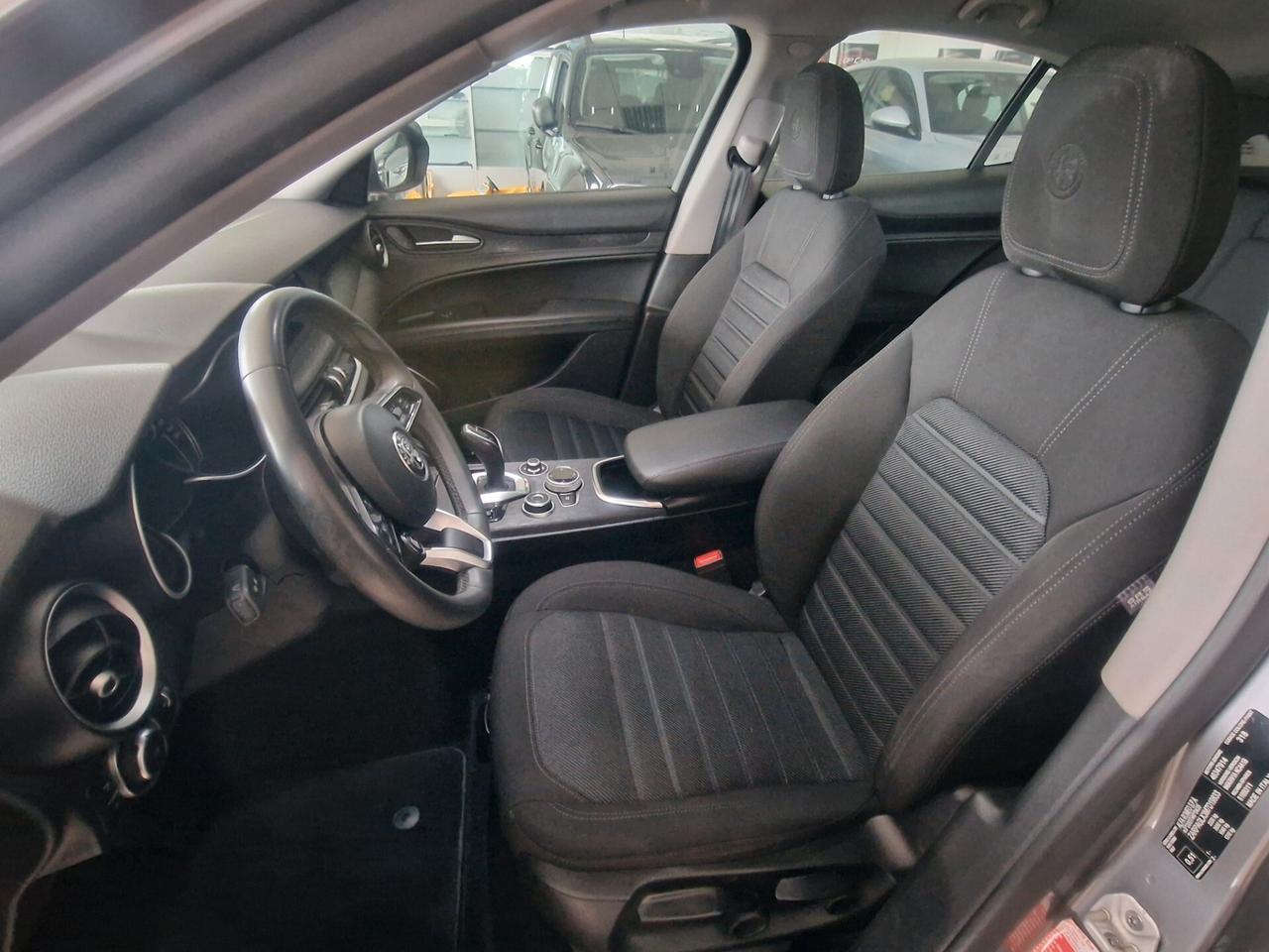 Alfa Romeo Stelvio 2021