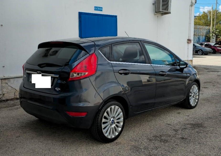 Ford Fiesta 1.4 TDCi 68CV 5 porte Titanium