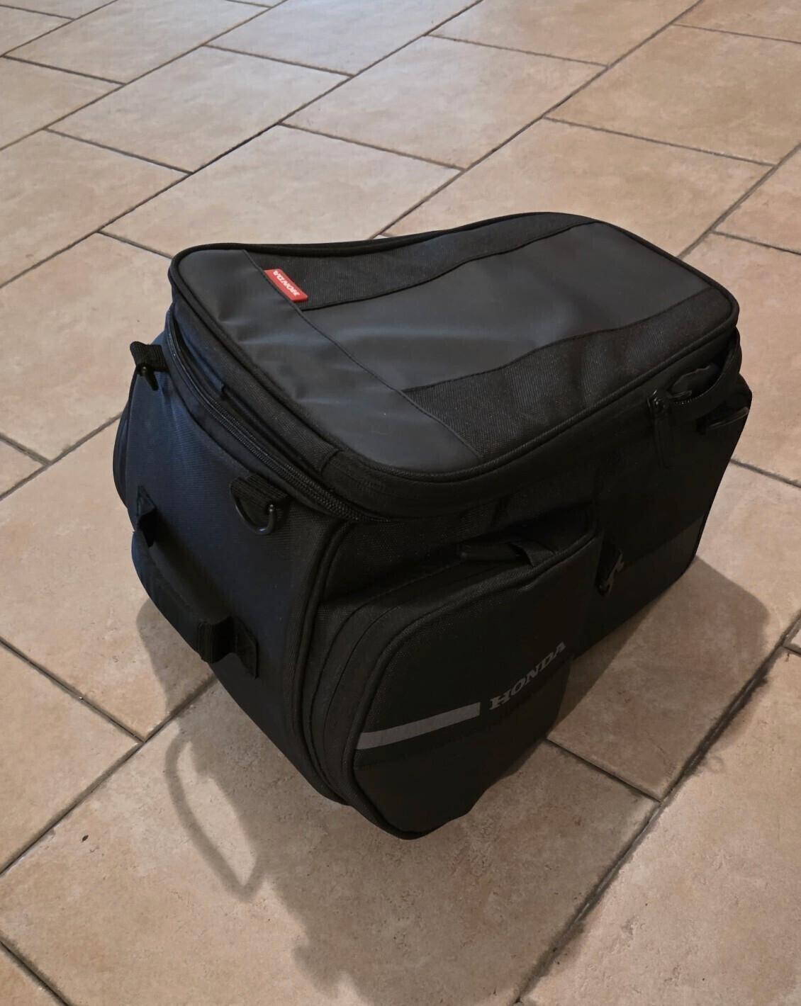 Honda Hornet 750 full optional