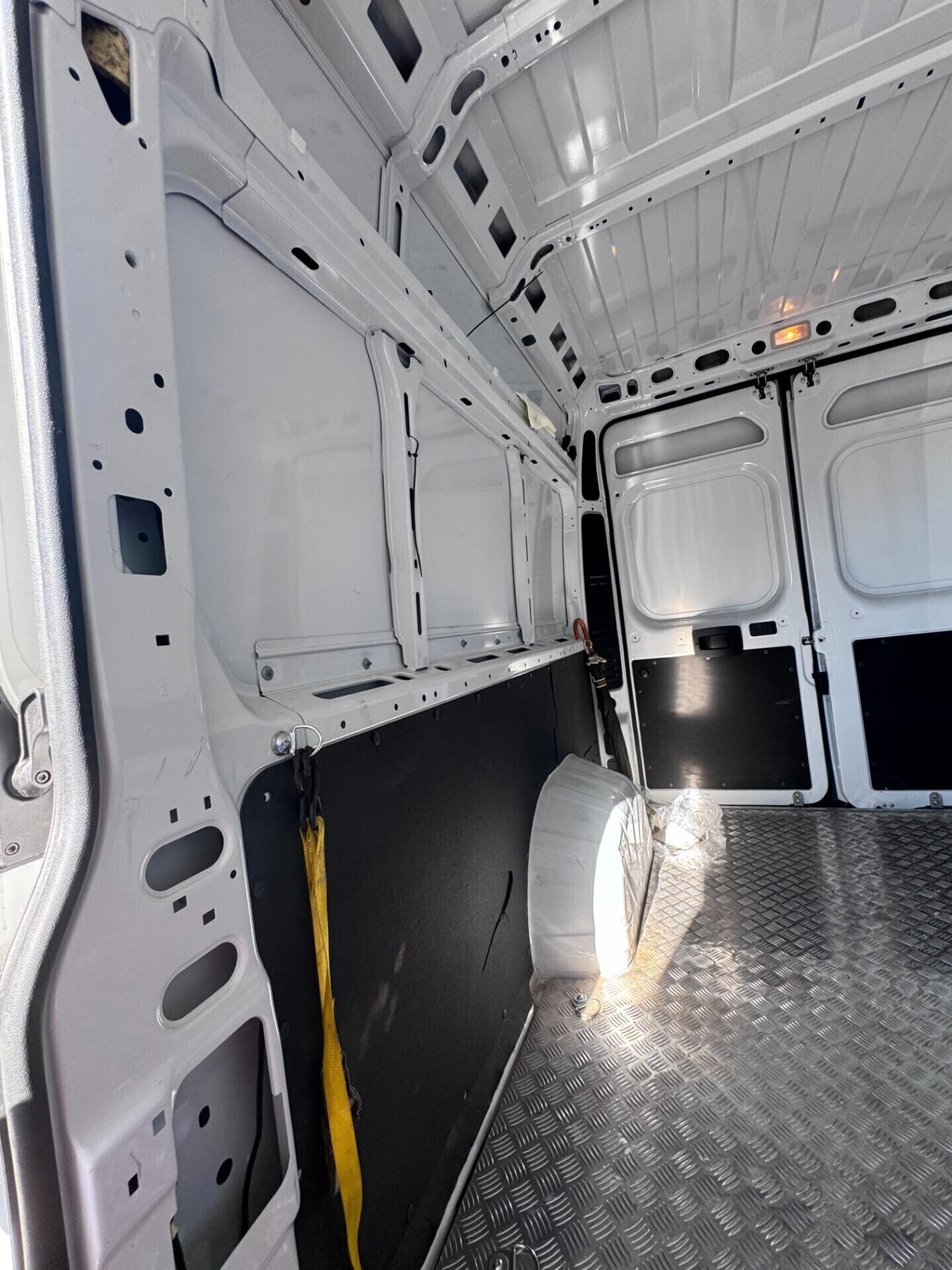 Peugeot Boxer 330 2.2 BlueHDi 140 S&S PC-TN Furgone L3 H2 PARI AL NUOVO