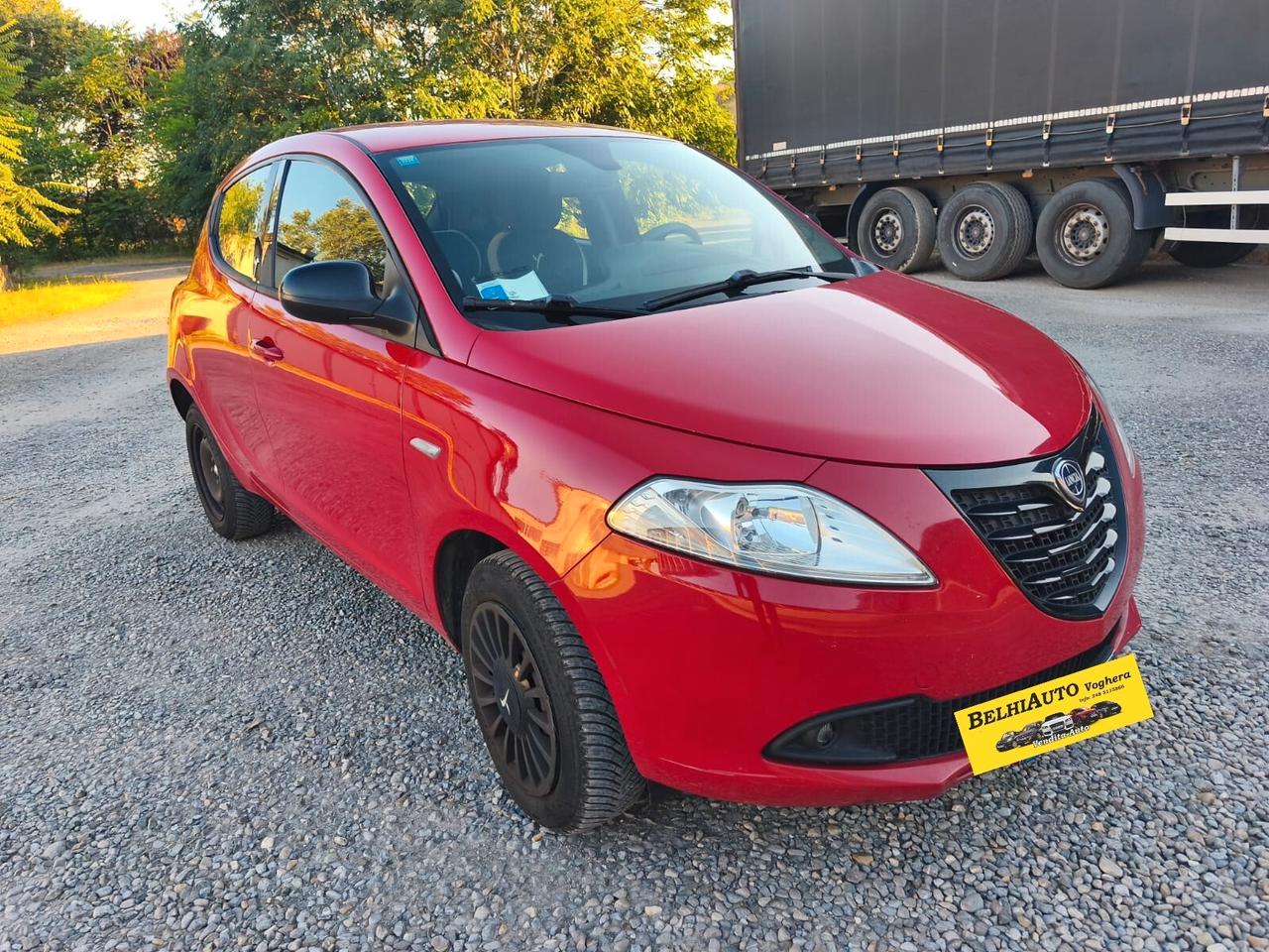Lancia Ypsilon 2014--900 Benzina Metano Neopatentati