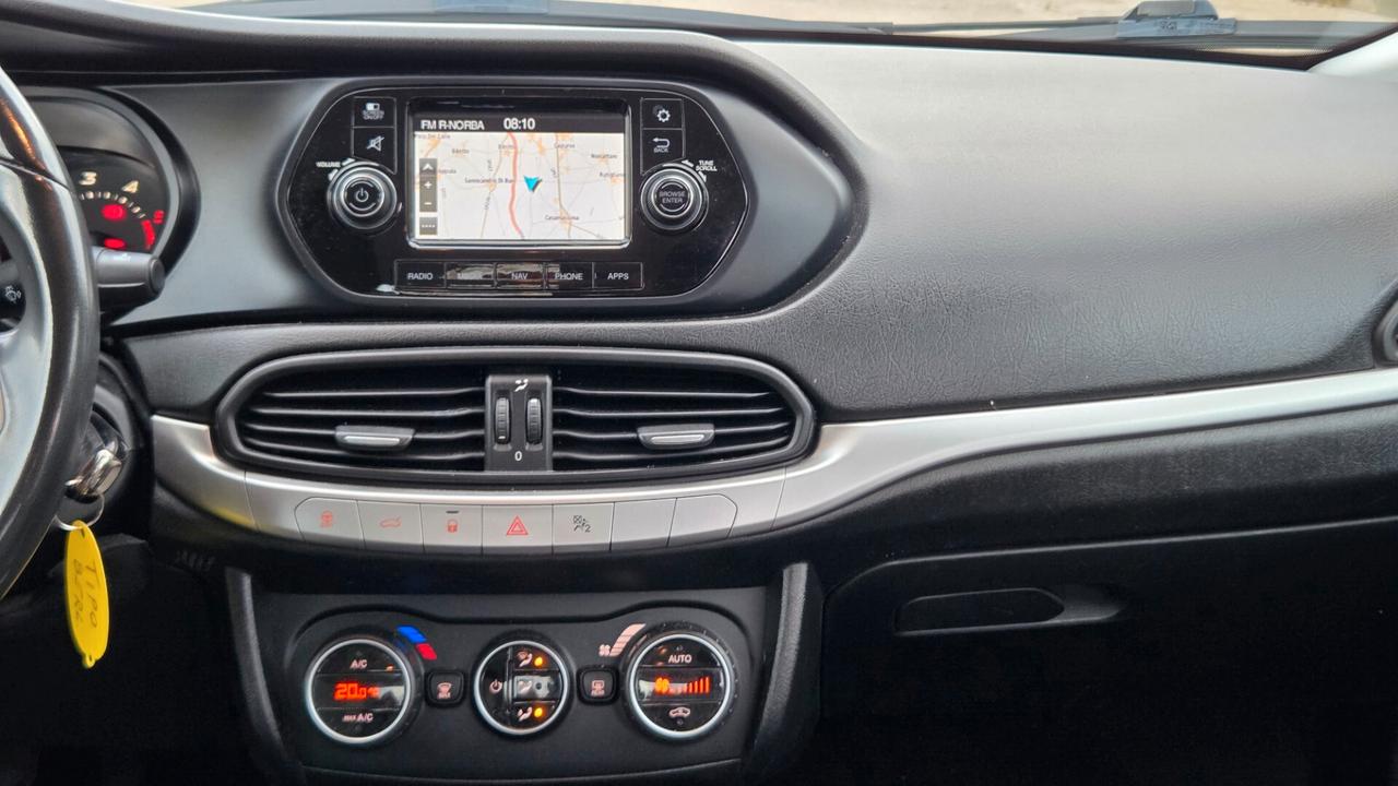 Fiat Tipo 1.6 Mjt berlina navi led