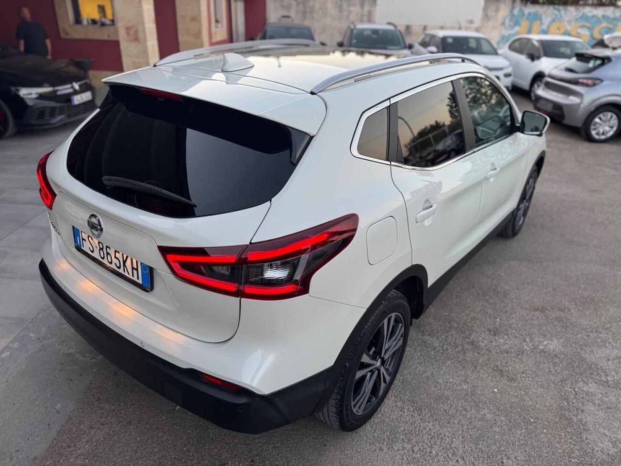 Nissan Qashqai 1.5 dCi N-Connecta tetto 360 metall