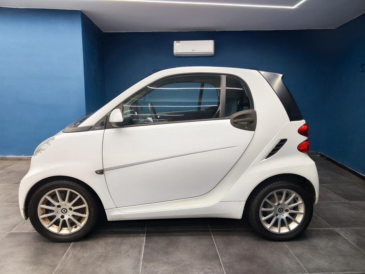 Smart fortwo 1,0 70CV MHD coupé passion