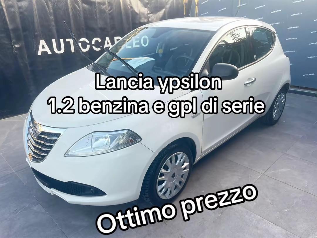 Lancia Ypsilon 1.2 benzina e gpl di serie Ecochic Gold