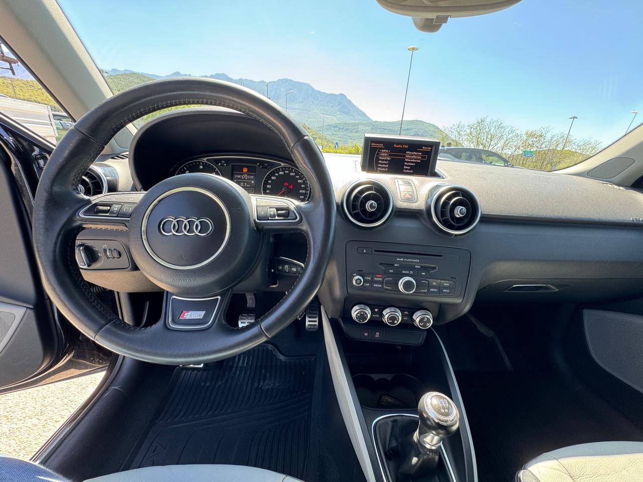 Audi A1 1.6 TDI 105 CV S line edition plus