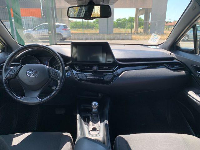 TOYOTA C-HR 1.8 Hybrid E-CVT Business
