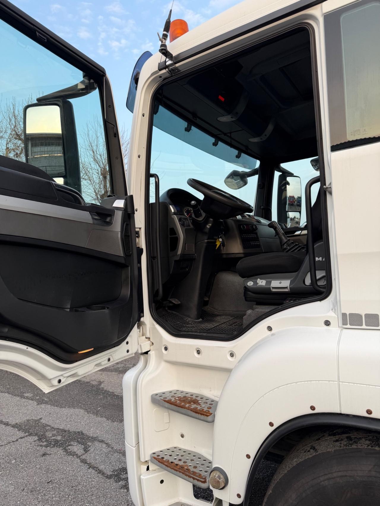 Man tgs 18.440 euro6 motore d26. 2015 manuale