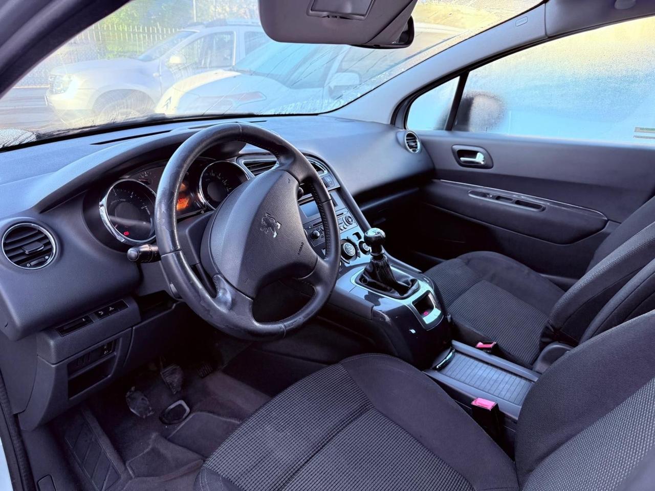 Peugeot 5008 1.6 HDi 112CV Business