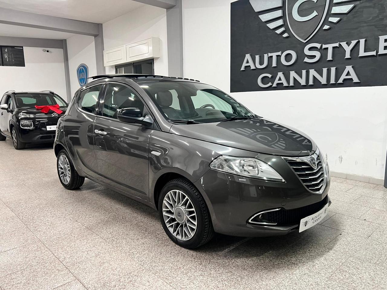 Lancia Ypsilon 1.2 69 CV 5 porte Platinum