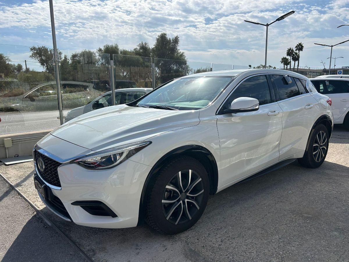 INFINITI - Q30 - 1.5d