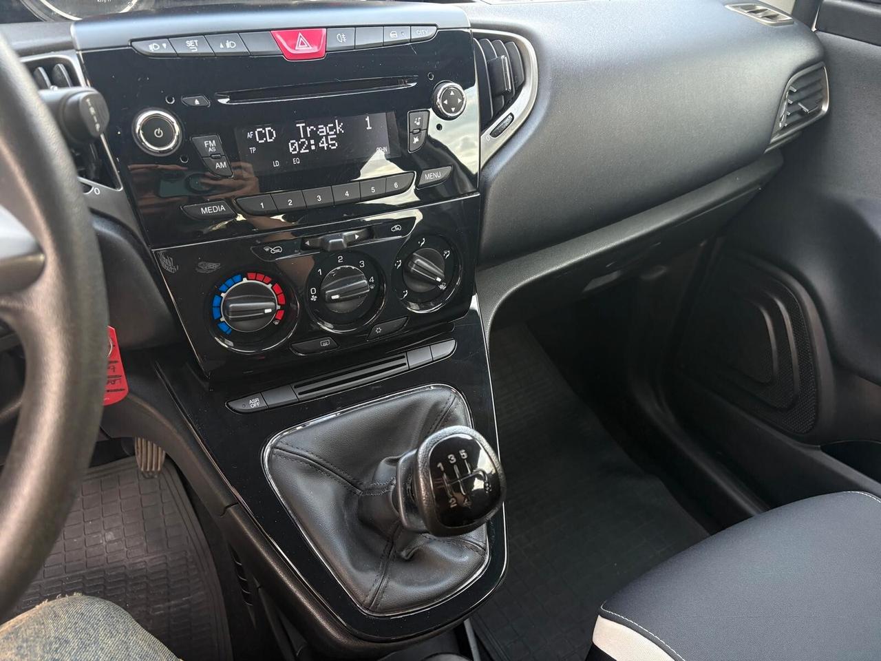 Lancia Ypsilon 1.2 69cv Elefantino Bianco