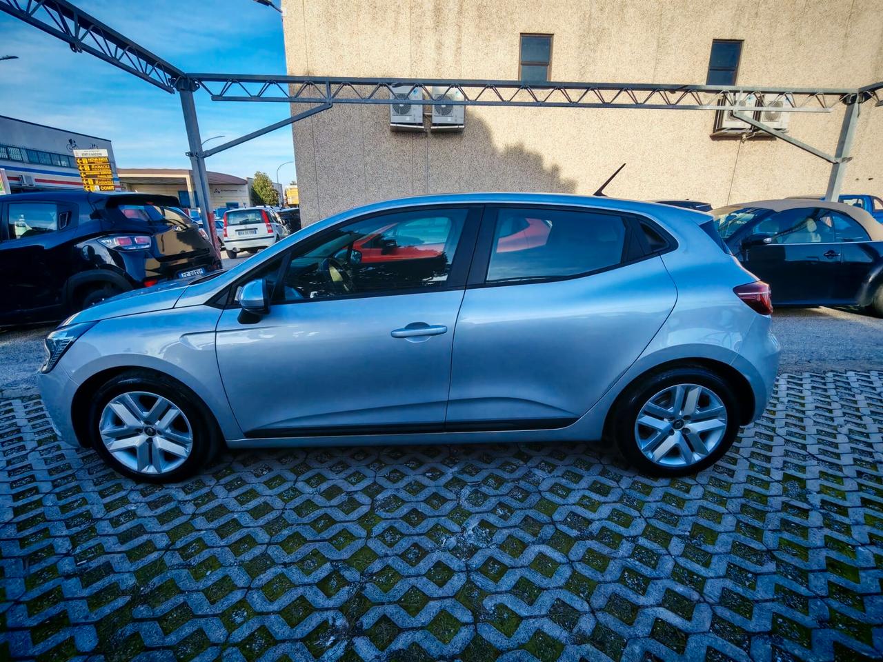 Renault Clio Full Hybrid E-Tech 140 CV 5 porte Intens C/A