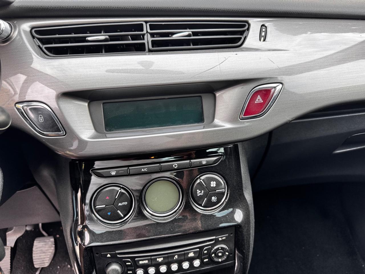 Citroen C3 1.4 HDi 70 neopatentati con gancio traino