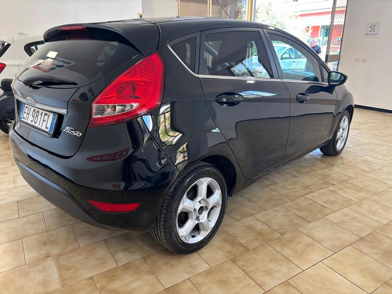 FORD FIESTA ANNO 2011 DS 1.4 ADATTA NEOPATENTATI KM 163 MILA