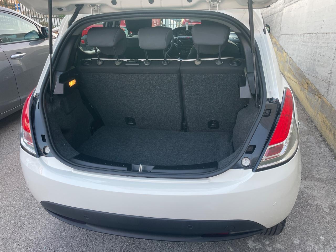 LANCIA YPSILON 1.2 GPL 69 (CV) 2015