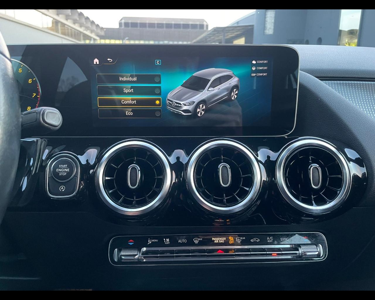 Mercedes-Benz GLA (H247) - GLA 200 Automatic Sport