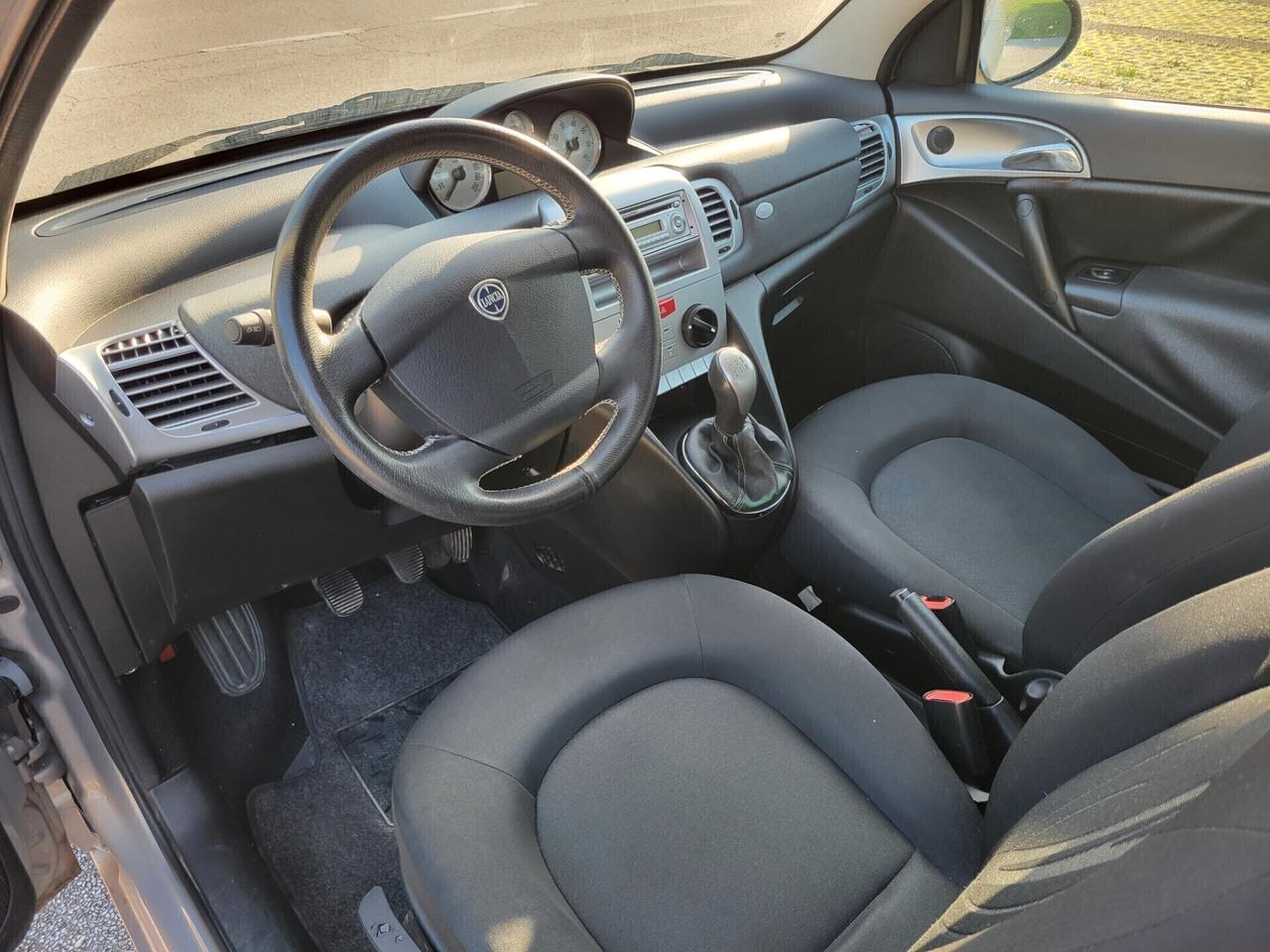 Lancia Ypsilon 1.3 MJT 75 CV NEOPATENTATI