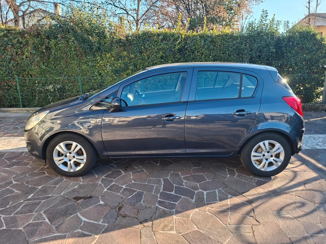 Opel Corsa 1.2 5 porte Edition