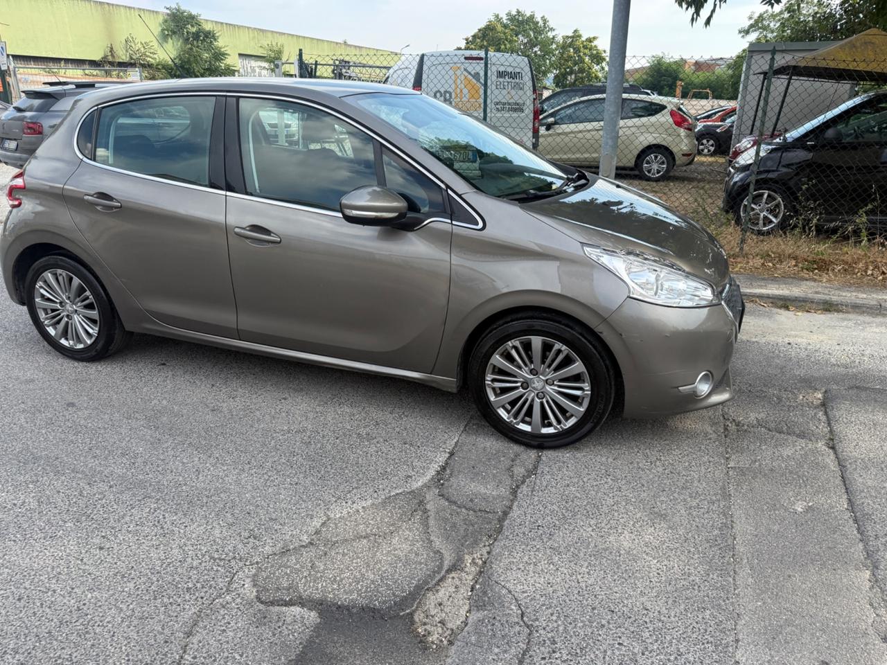 Peugeot 208 1.2 VTi 82 CV 5 porte Allure