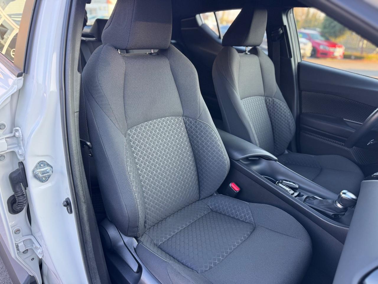 Toyota C-HR 1.8 Hybrid E-CVT Toyota Team