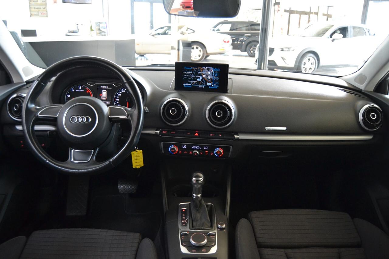 Audi A3 SPB 1.6 TDI S Tronic Sport Navi/Xenon/C.Auto