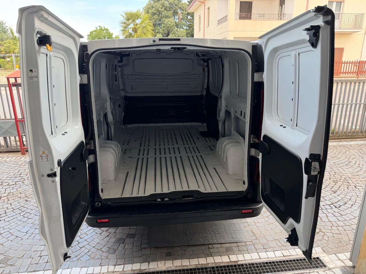 Renault Trafic T29 2.0 dCi 120CV PL-TN Furgone Ice