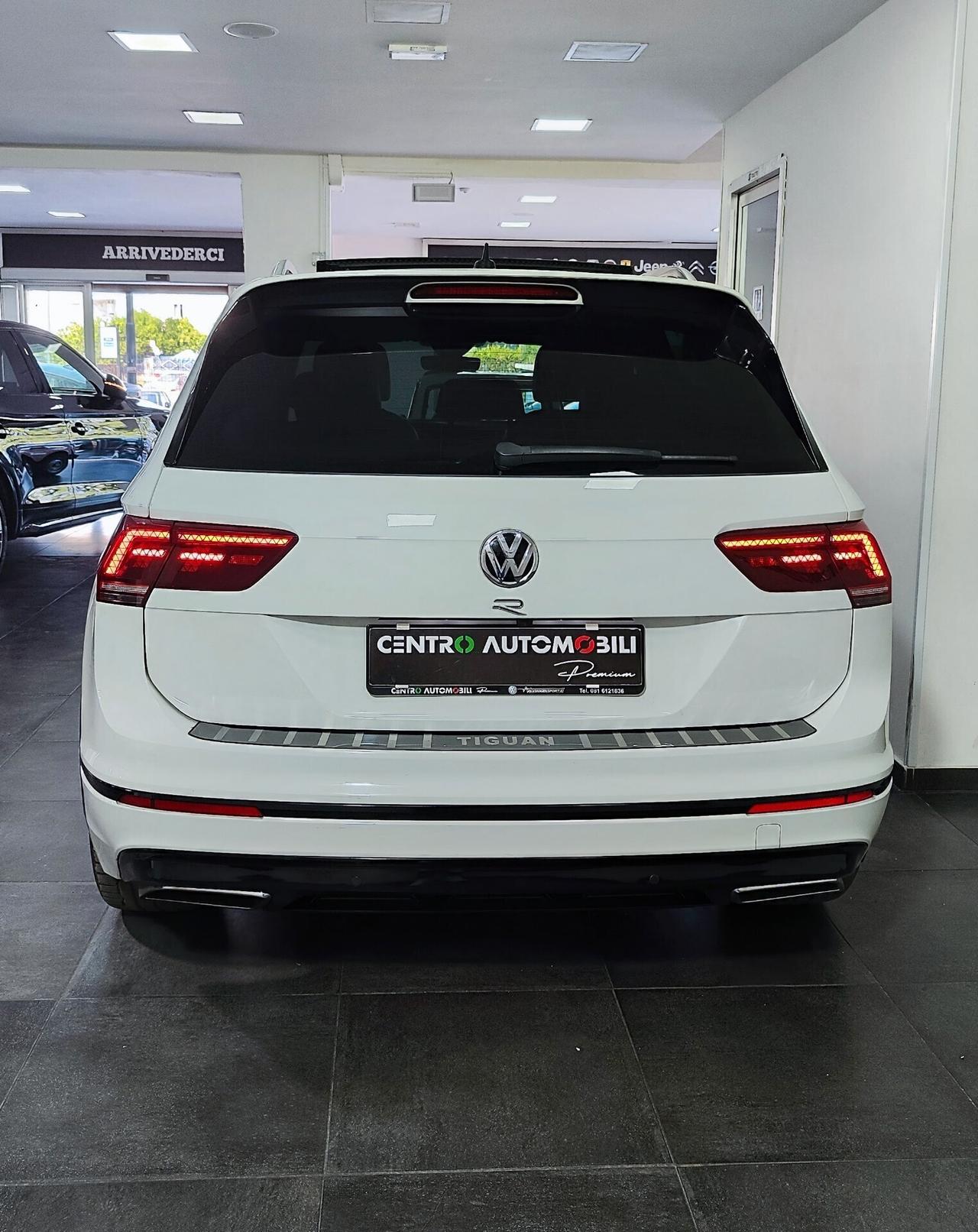 Volkswagen Tiguan 2.0 TDI DSG 4MOTION R-Line 190cv Tetto