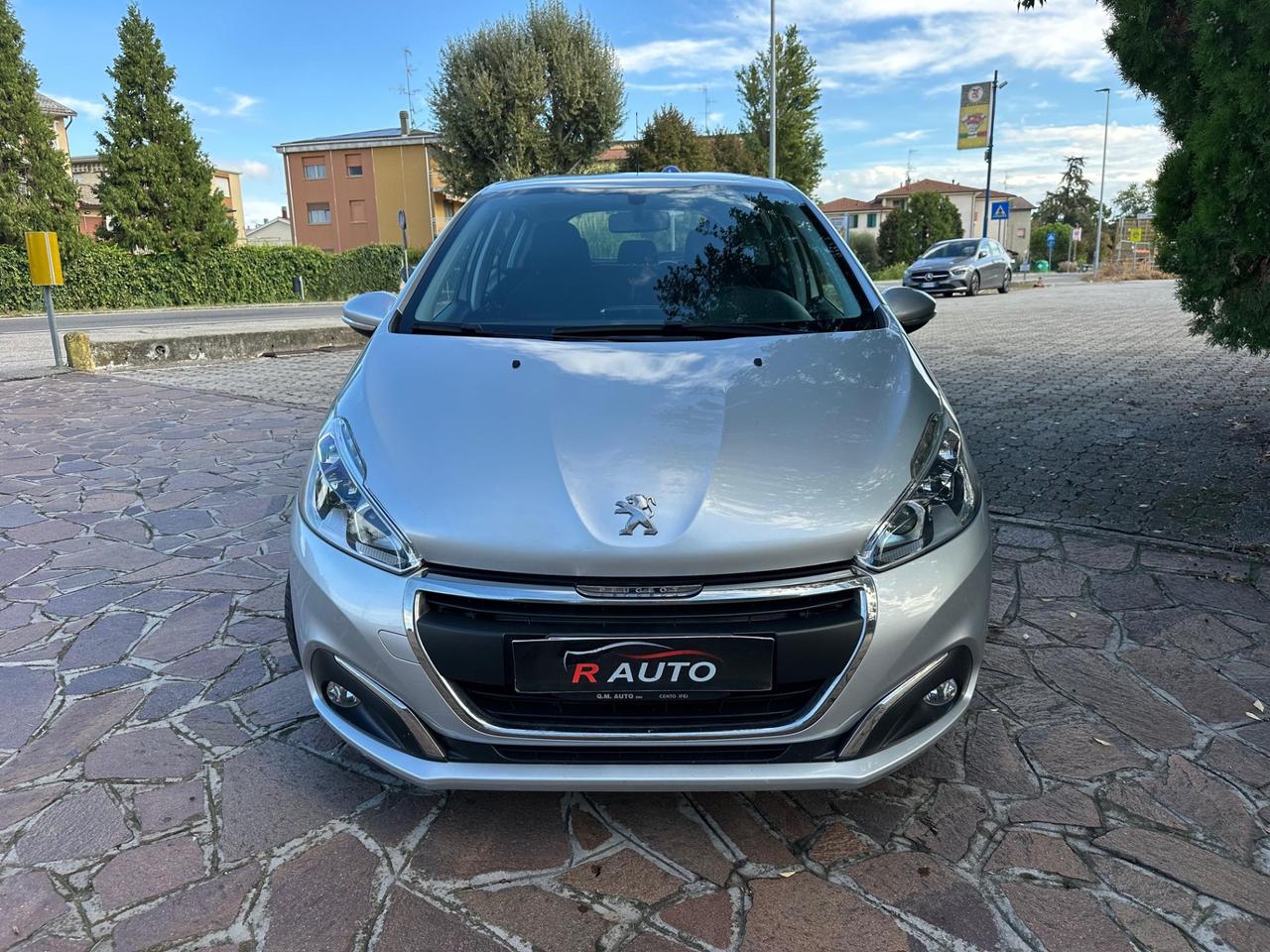 Peugeot 208 BlueHDi 1.4 75 5 porte Allure neopatentati