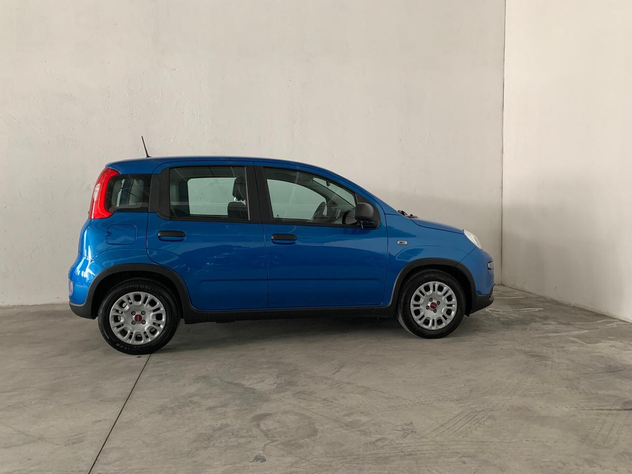 FIAT PANDA 3* ICON Hybrid - NO VINCOLI FINANZIARI - Garanzia 16 mesi