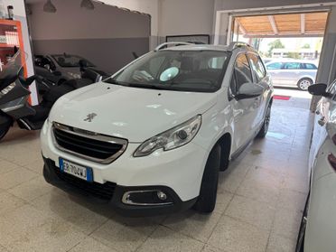 Peugeot 2008 1.2 Benz. 82 cv. Allure NAVIGATORE OK NEOPATENTATI