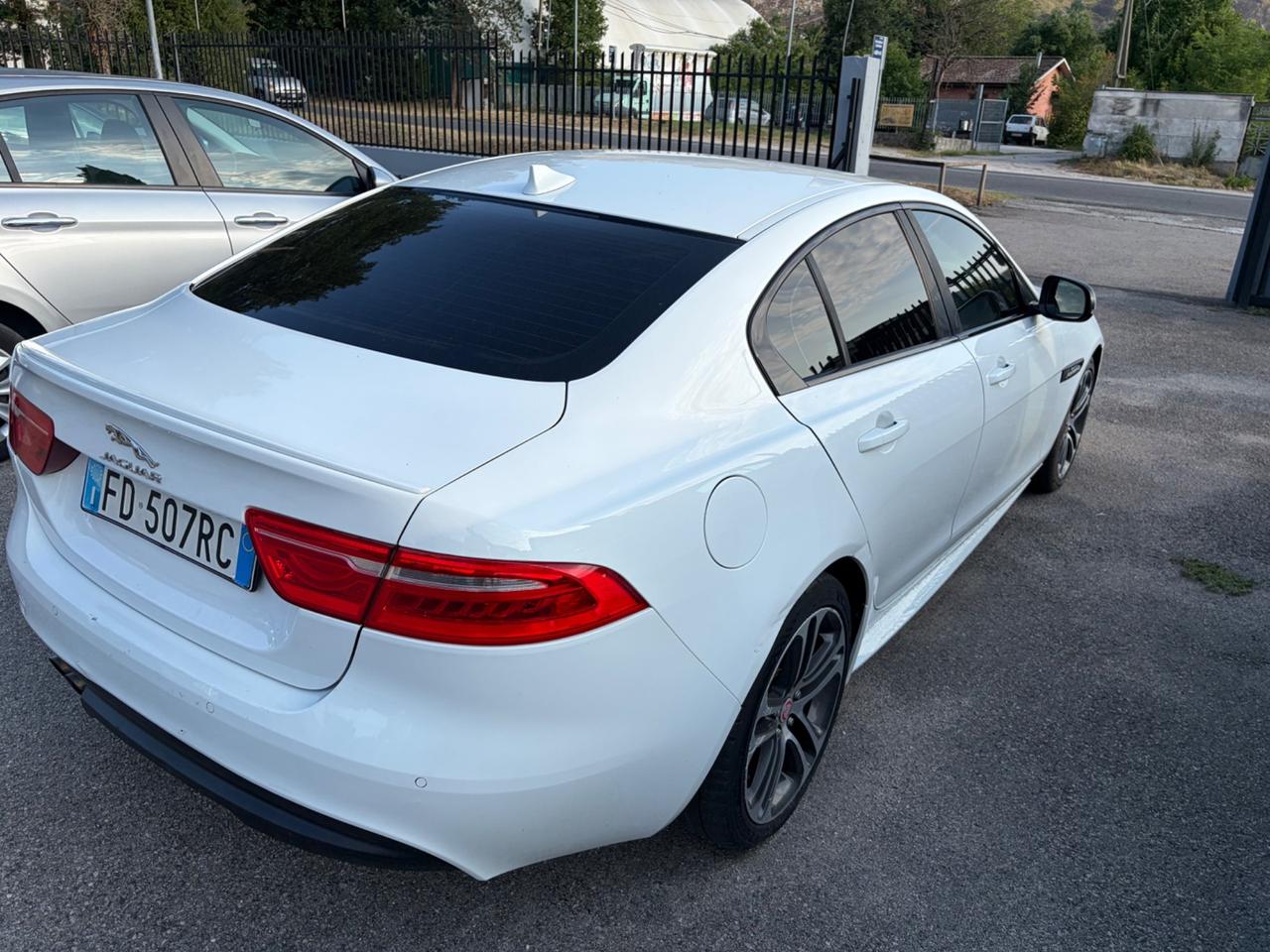 Jaguar XE 2.0 180CV R-Sport garanzia 12 mesi