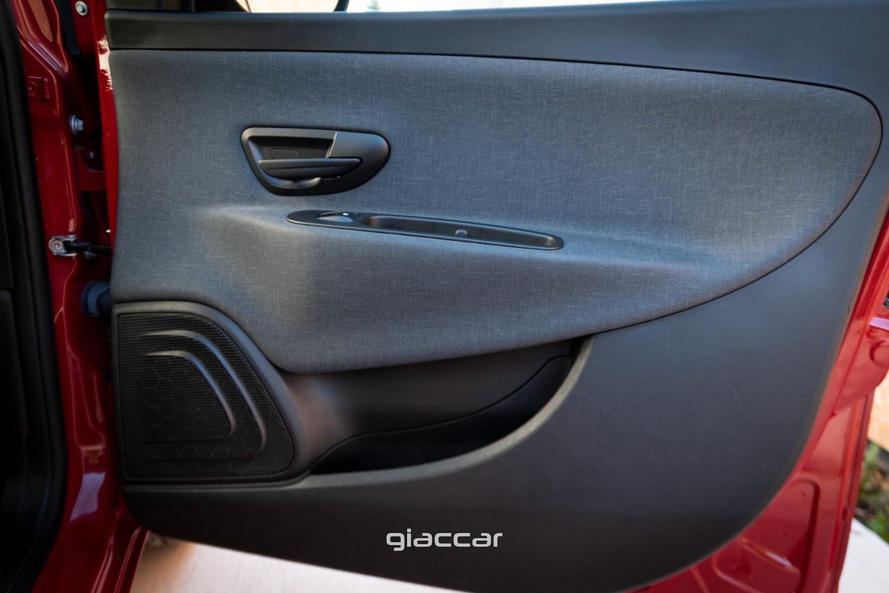 Lancia Ypsilon 1.0 FireFly 5 porte S&S Hybrid Gold