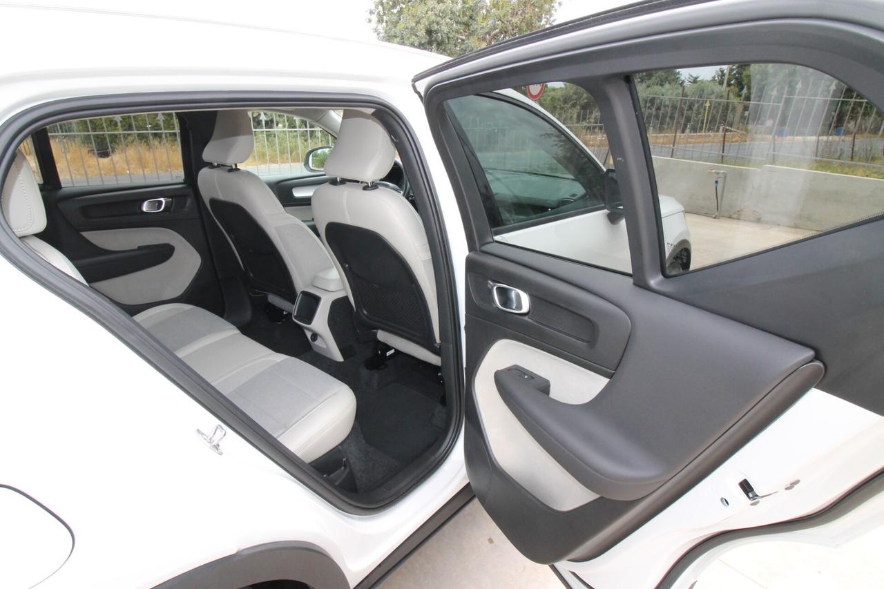 Volvo XC40 2.0 D3 150cv Momentum Geartronic | 2019